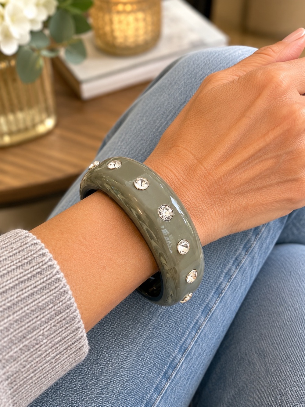 NWT Vince Camuto Resin/Acrylic with Rhinestones bangle bracelet